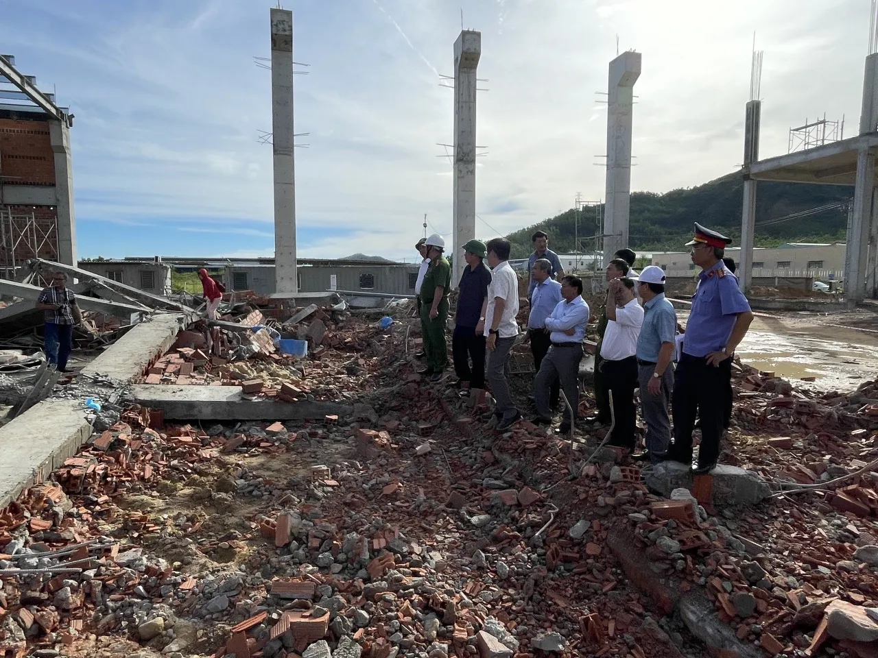 Bình Định: Khởi tố vụ sập tường trong khu công nghiệp làm 5 người tử vong