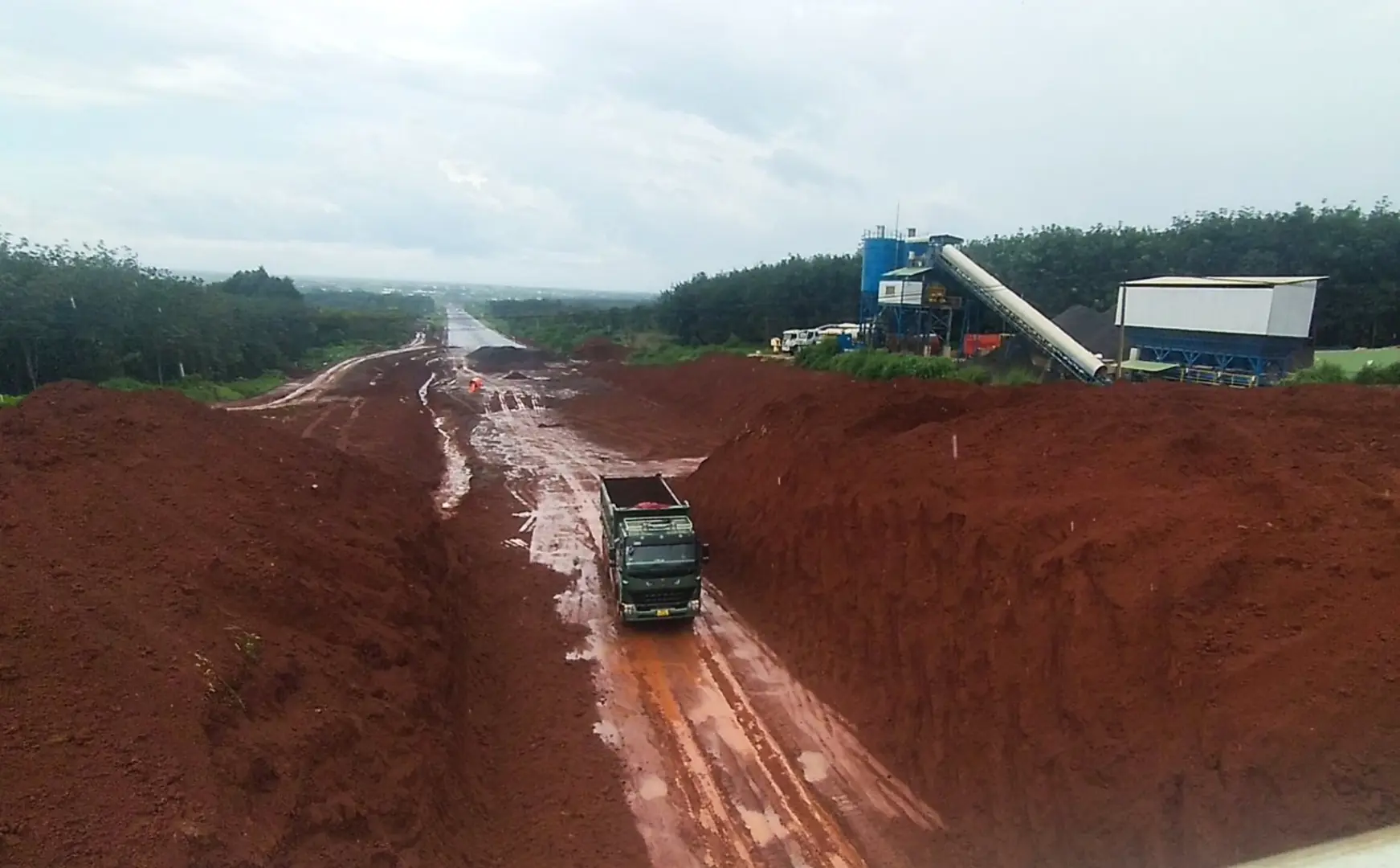 Cao tốc Dầu Giây - Phan Thiết liệu có thông xe đúng tiến độ?