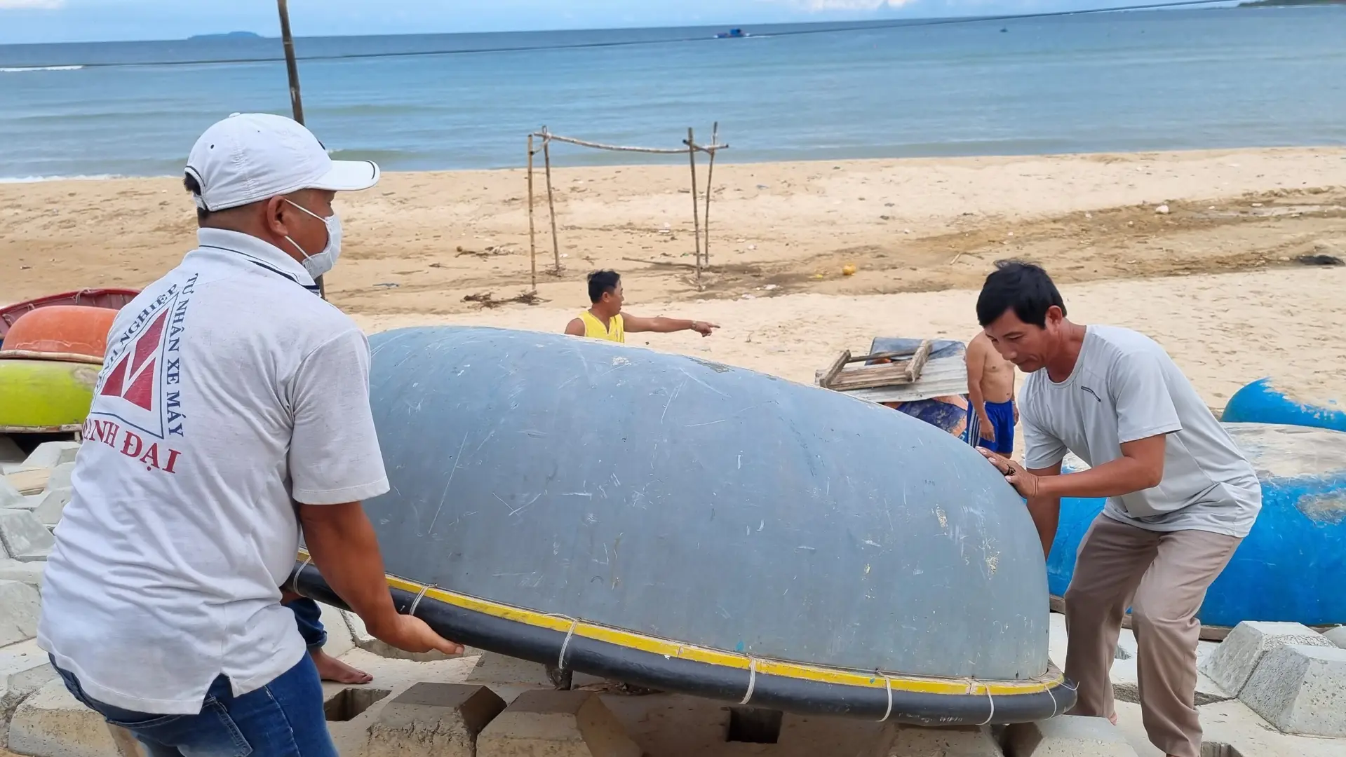 Quảng Ngãi: “Chạy đua” với thời gian để ứng phó siêu bão Noru