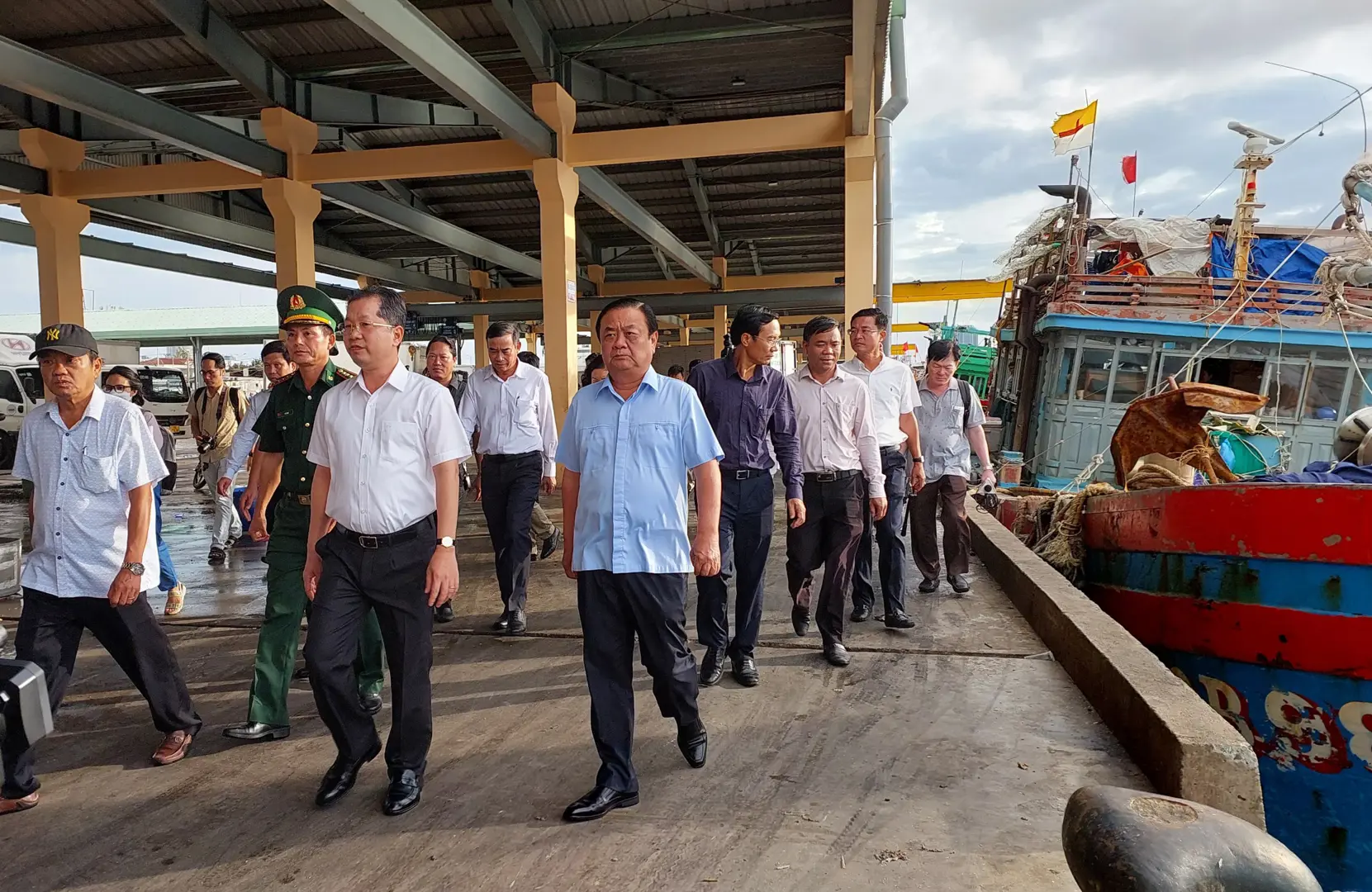 Bộ trưởng Lê Minh Hoan kiểm tra công tác ứng phó bão Noru tại Đà Nẵng