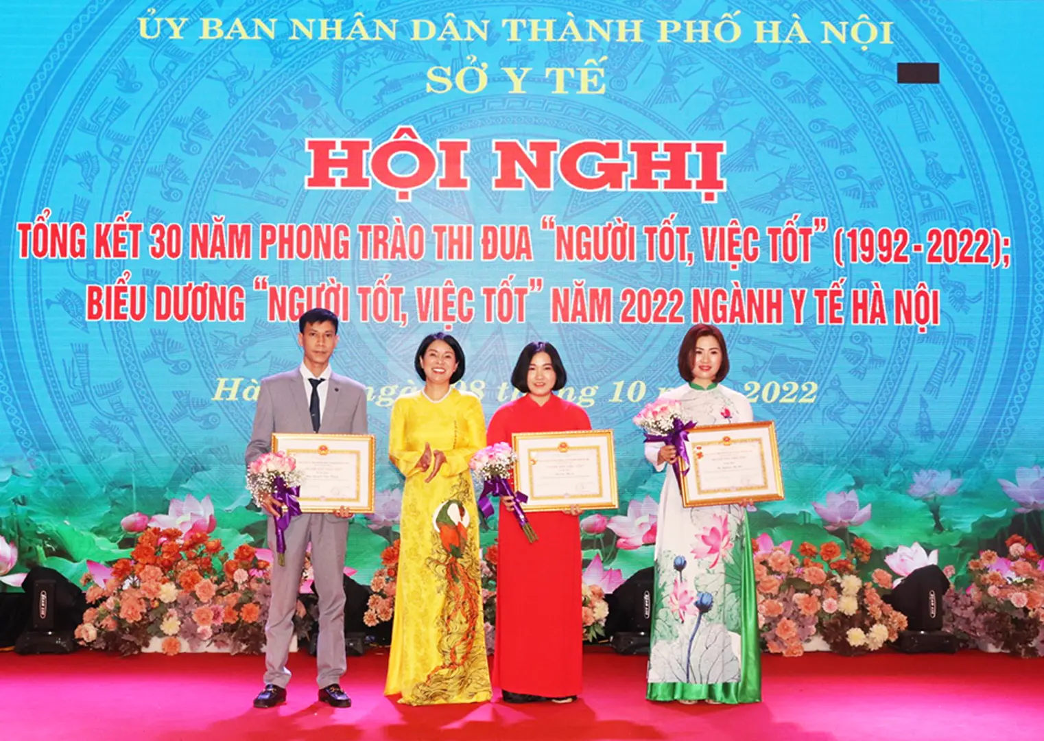 Hà Nội biểu dương hơn 100 cán bộ y tế "Người tốt, việc tốt" năm 2022