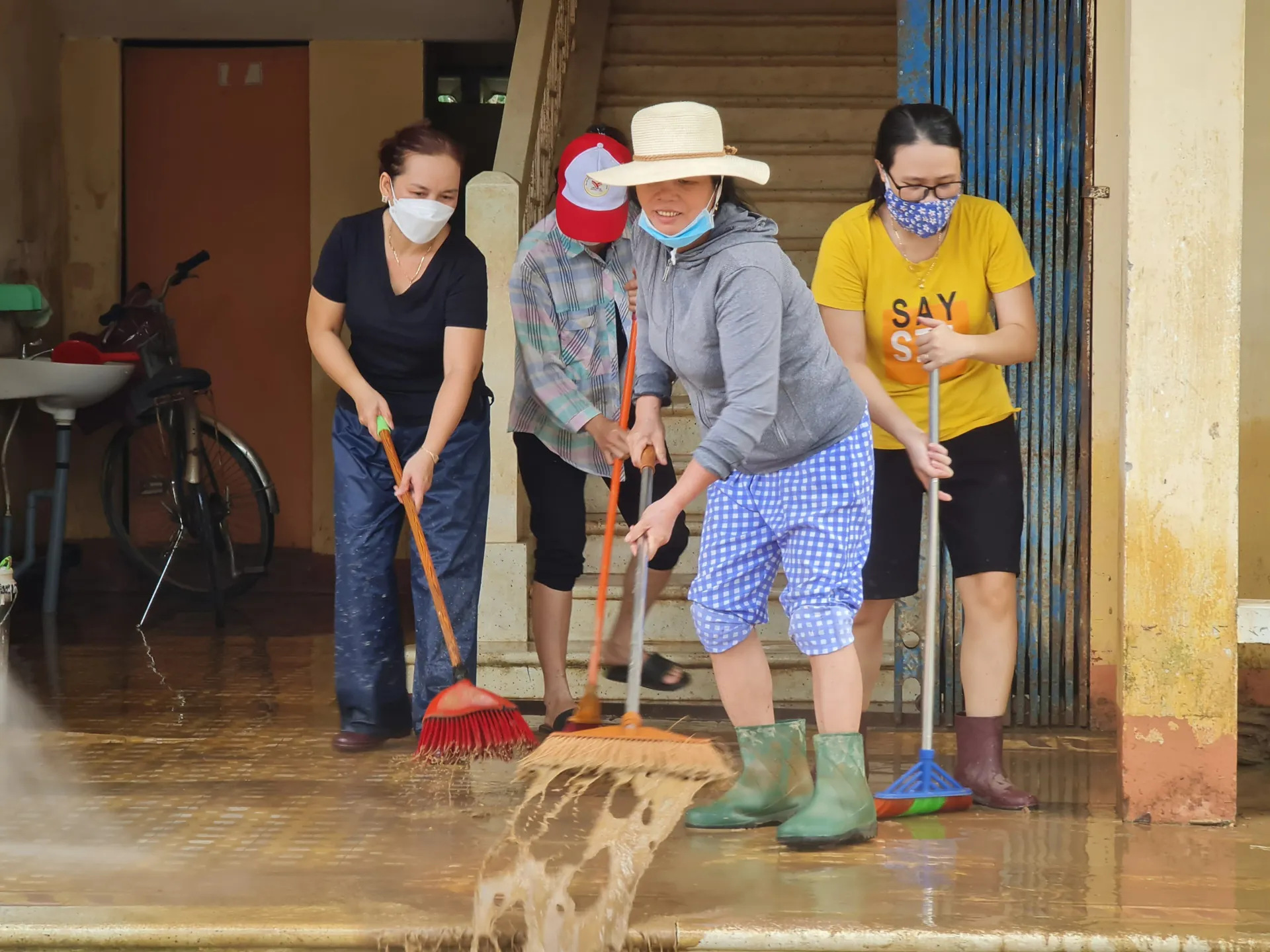 Quảng Ngãi: Khẩn trương khắc phục hậu quả mưa lũ