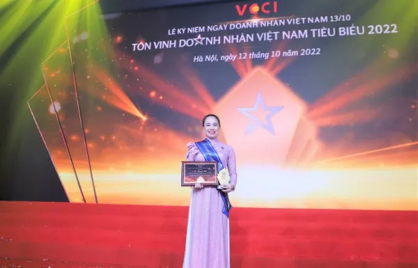Bà Đỗ Nguyệt Ánh được vinh danh Doanh nhân tiêu biểu Việt Nam 2022