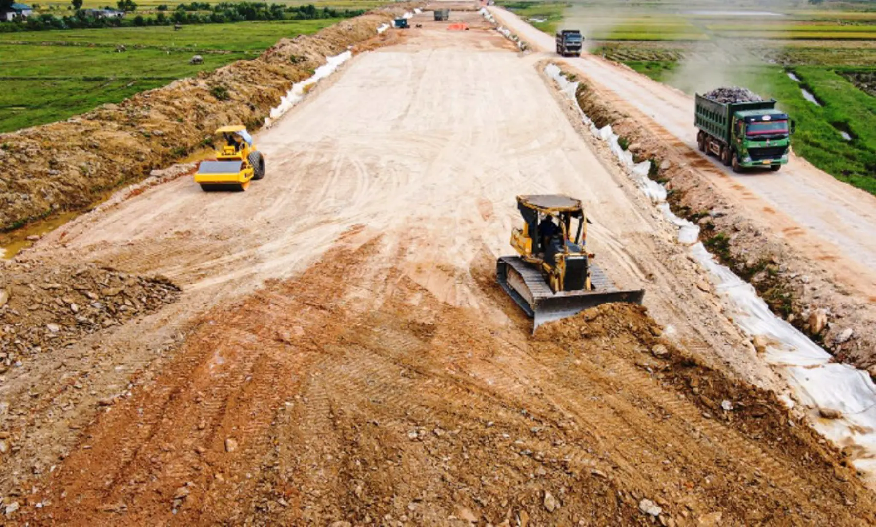 "Bão giá” vật liệu: Nỗi ám ảnh của dự án cao tốc Bắc-Nam phía Đông