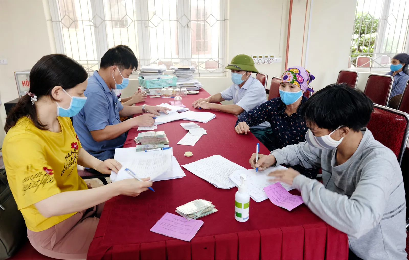Đánh giá toàn diện chính sách hỗ trợ người dân gặp khó khăn do dịch Covid-19