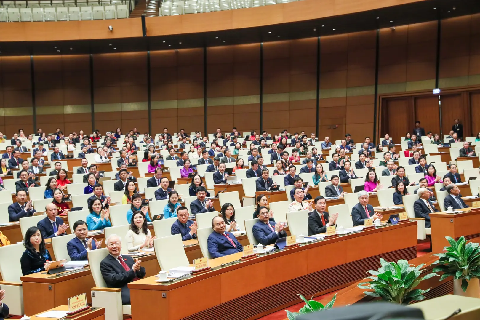 Lãnh đạo Đảng, Nhà nước và các đại biểu tham dự kỳ họp. Ảnh: Duy Linh