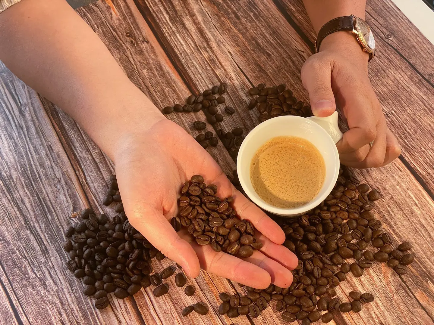 Giá cà phê hôm nay 29/10: Arabica giảm sốc, chuyên gia nêu 4 nguyên nhân