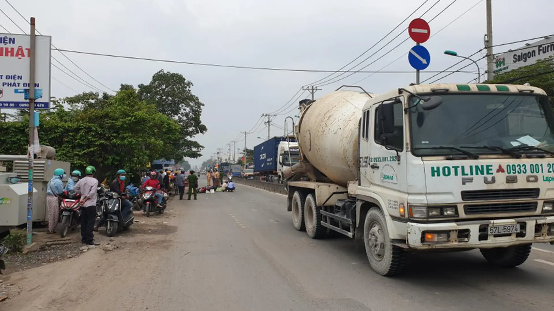 Tai nạn giao thông hôm nay  (3/11): Cán bộ Công an chết trên đường đi học