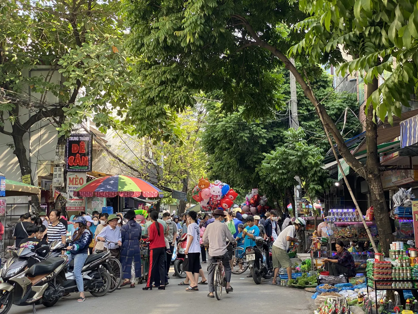 Hàng quê ra phố - Nét đẹp chợ phiên giữa lòng thành phố Cảng