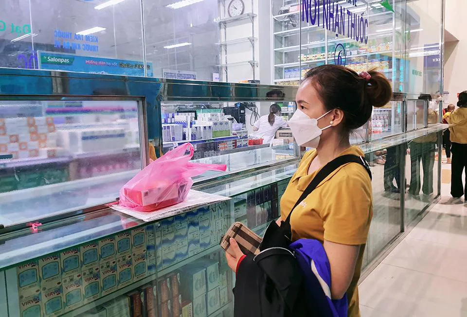 Ban hành Nghị quyết về việc bảo đảm thuốc, trang thiết bị y tế