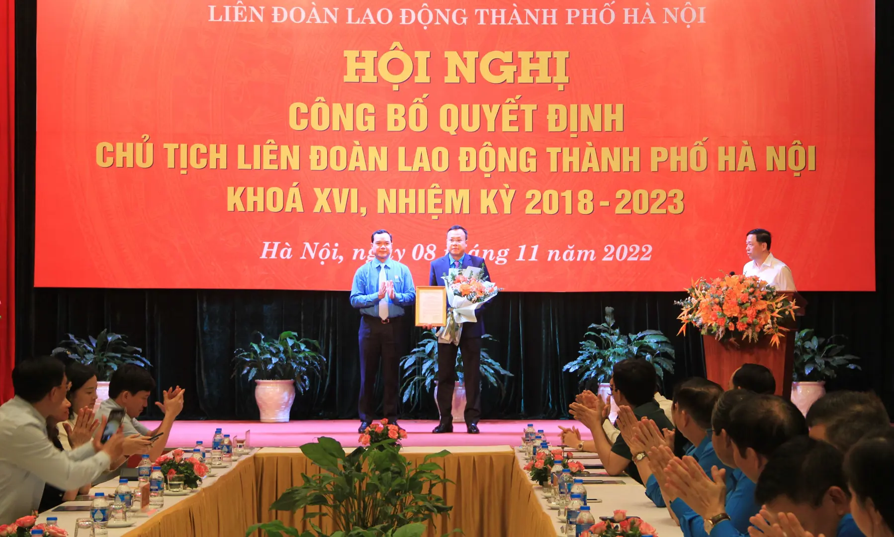 Ông Phạm Quang Thanh nhận Quyết định làm Chủ tịch LĐLĐ TP khóa XVI