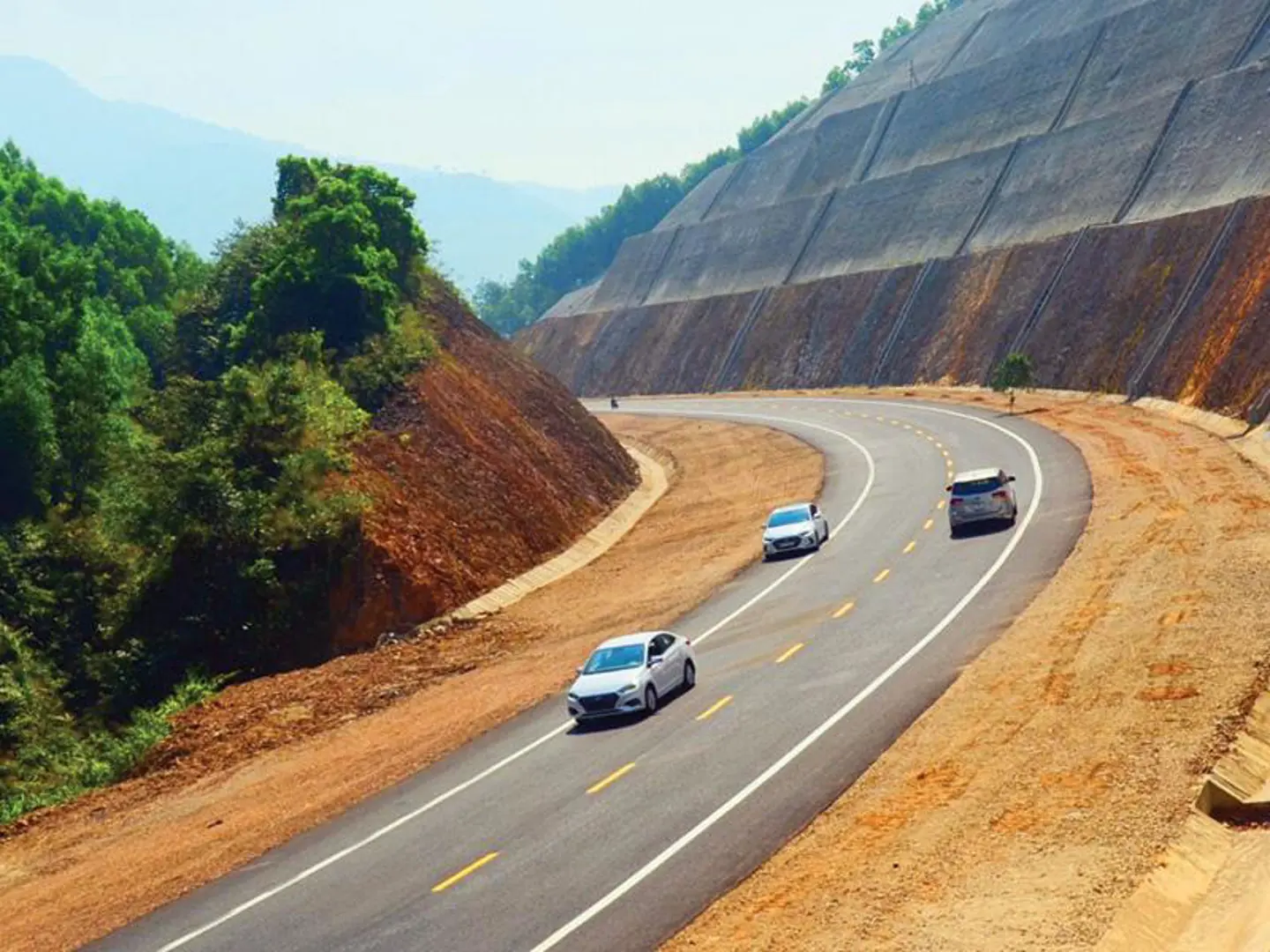 Tuyệt đối không để xảy ra tình trạng bán thầu cao tốc Bắc-Nam