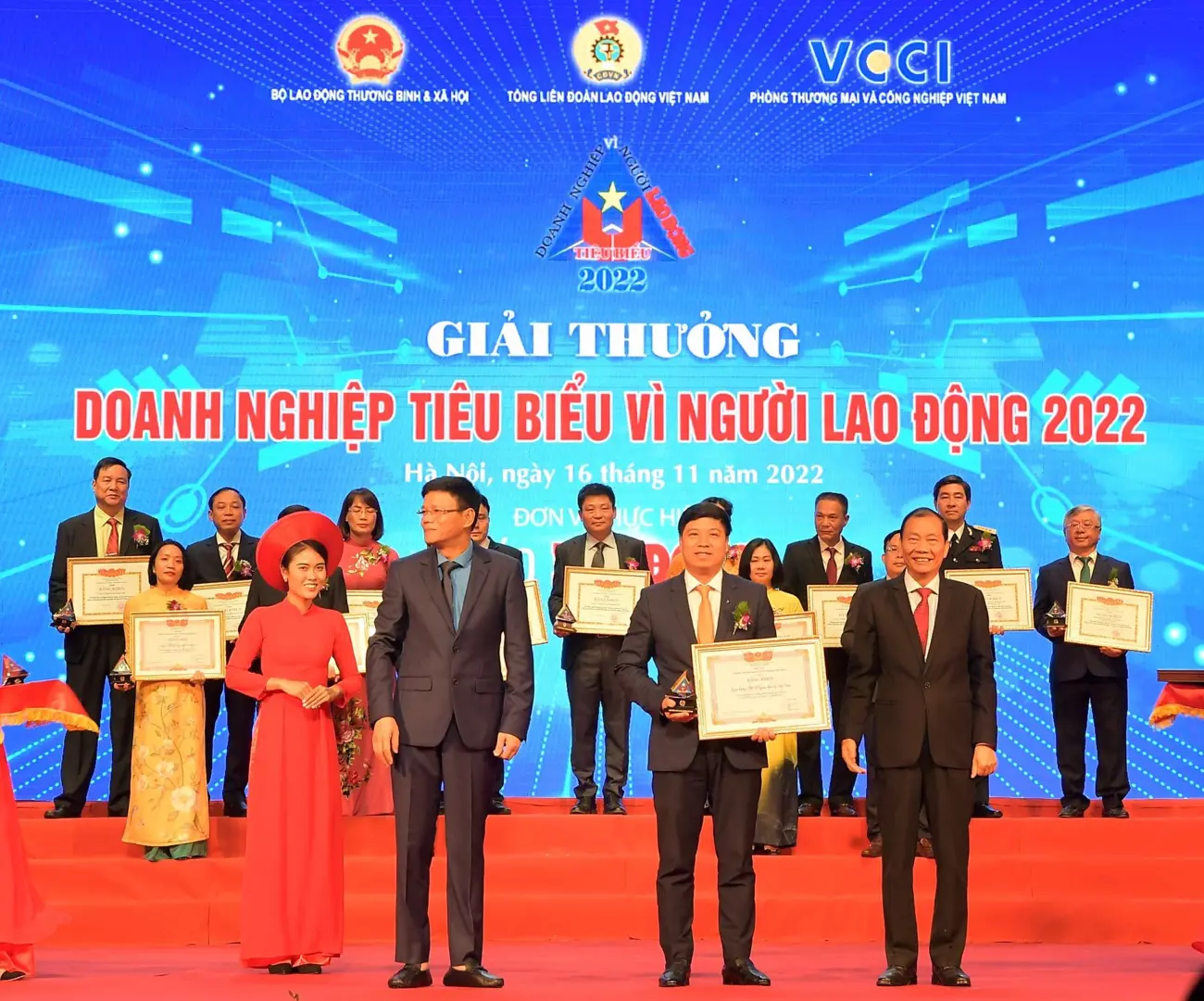 Vietcombank 3 lần liên tiếp được vinh danh “Doanh nghiệp tiêu biểu vì người lao động”