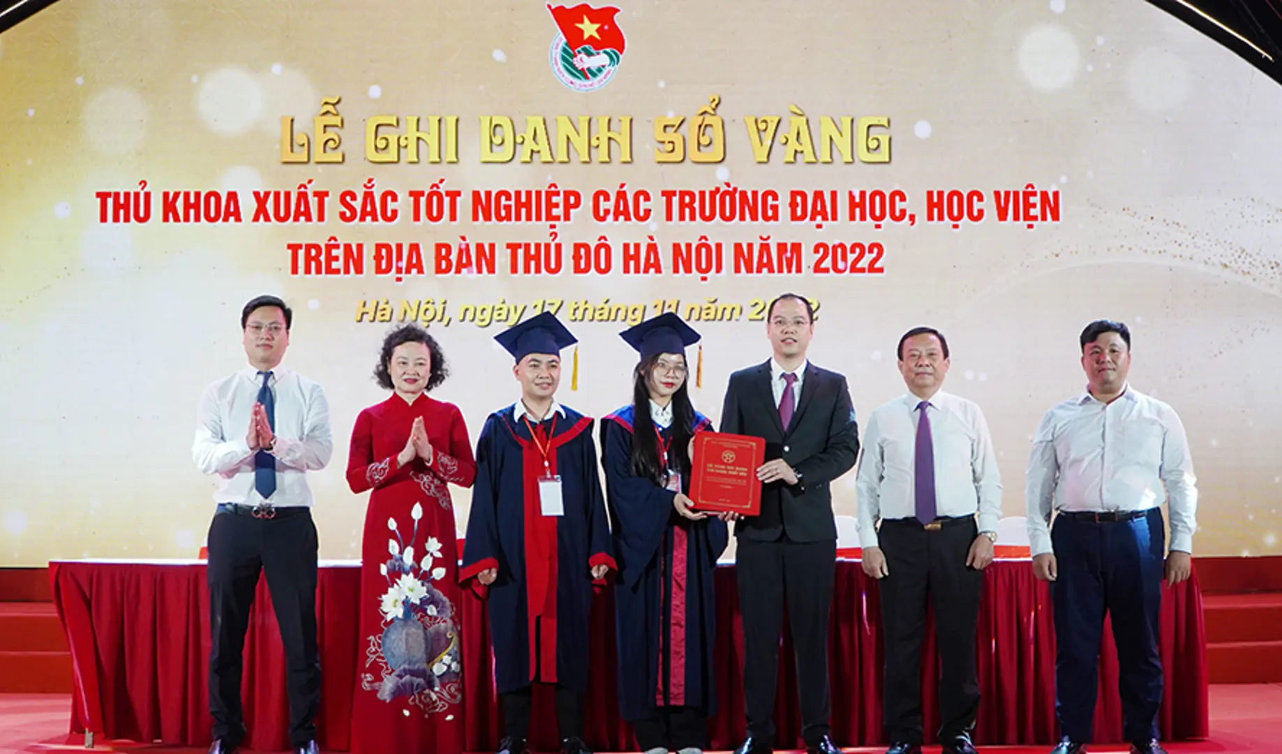 Hôm nay, TP Hà Nội tuyên dương 98 Thủ khoa xuất sắc năm 2022