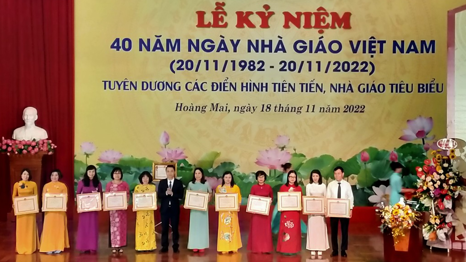 Quận Hoàng Mai tuyên dương nhà giáo tiêu biểu nhân ngày 20/11