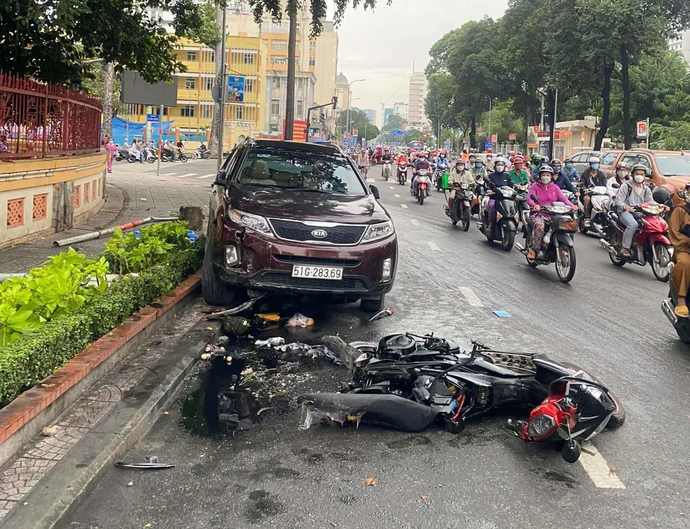 Tai nạn giao thông mới nhất (19/11):Xe tải đâm xe máy, hai thiếu niên thương vong