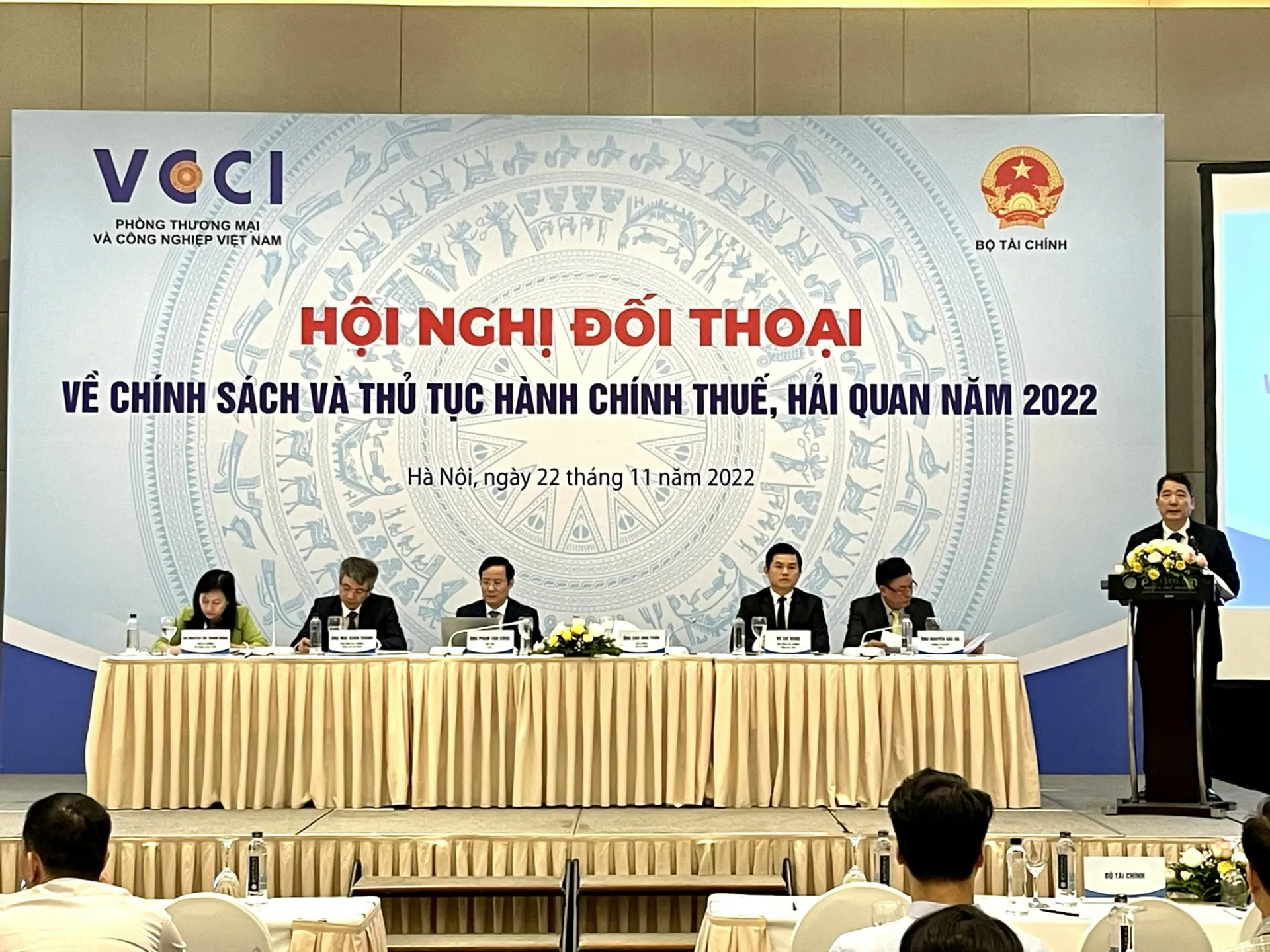 Bộ Tài chính: Tiếp tục cải cách trên mọi mặt trận, tạo thuận lợi cho DN