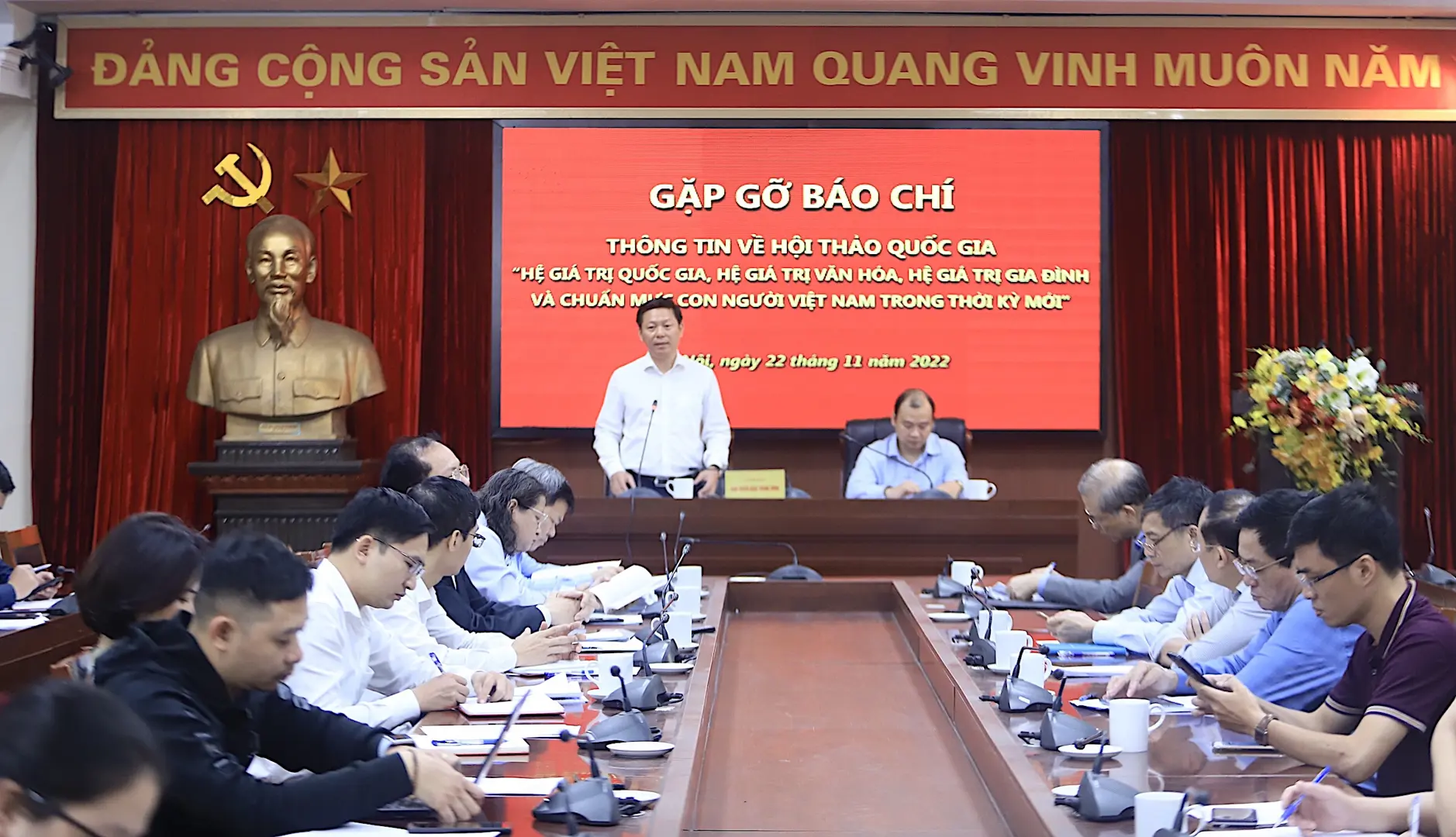 Gần 500 đại biểu tham gia Hội thảo về hệ giá trị Việt Nam