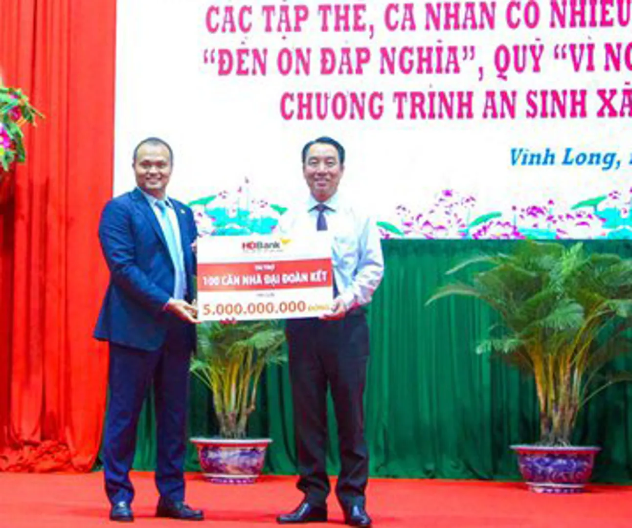 Sovico, HDBank dành tặng 100 căn nhà đại đoàn kết tại Vĩnh Long