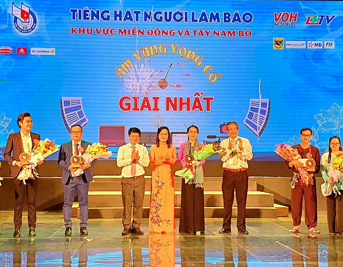 Chung kết “Tiếng hát người làm báo 2022” khu vực miền Đông và Tây Nam bộ