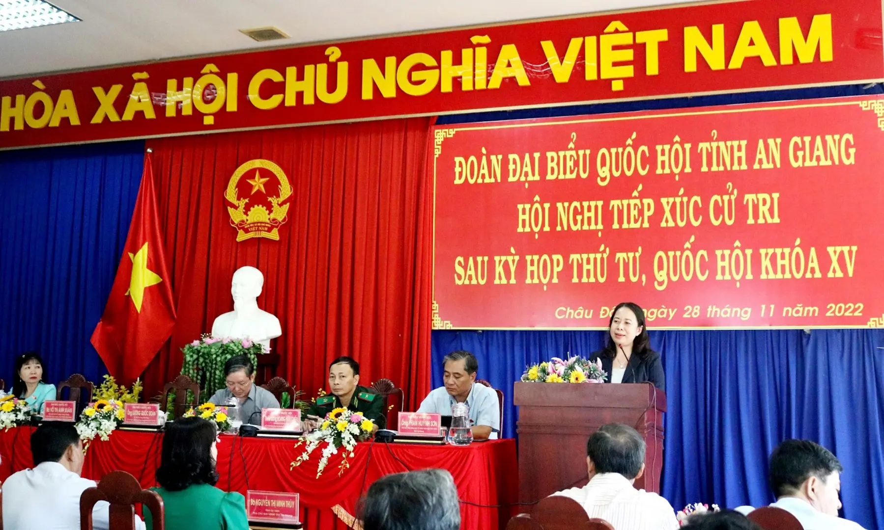 Phó Chủ tịch nước Võ Thị Ánh Xuân tiếp xúc cử tri tại An Giang