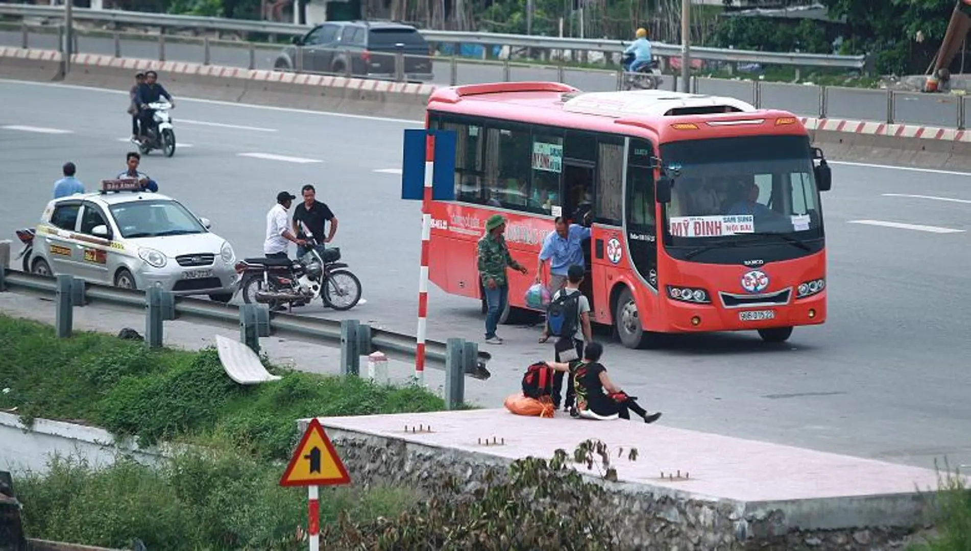 Khai thác thiết bị giám sát hành trình để xử lý "xe dù, bến cóc"