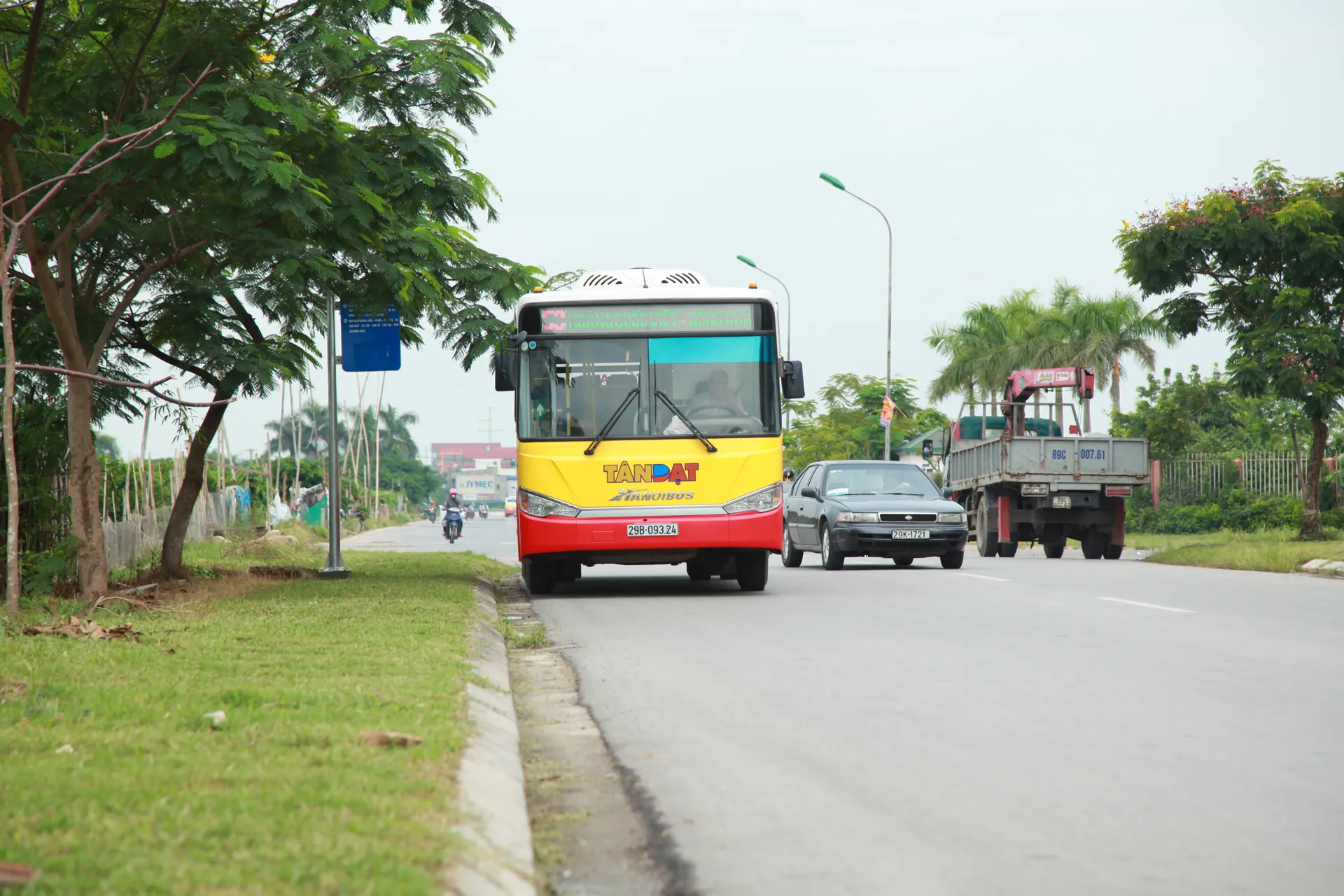 Bài 2: Bài toán nhân lực và hạ tầng