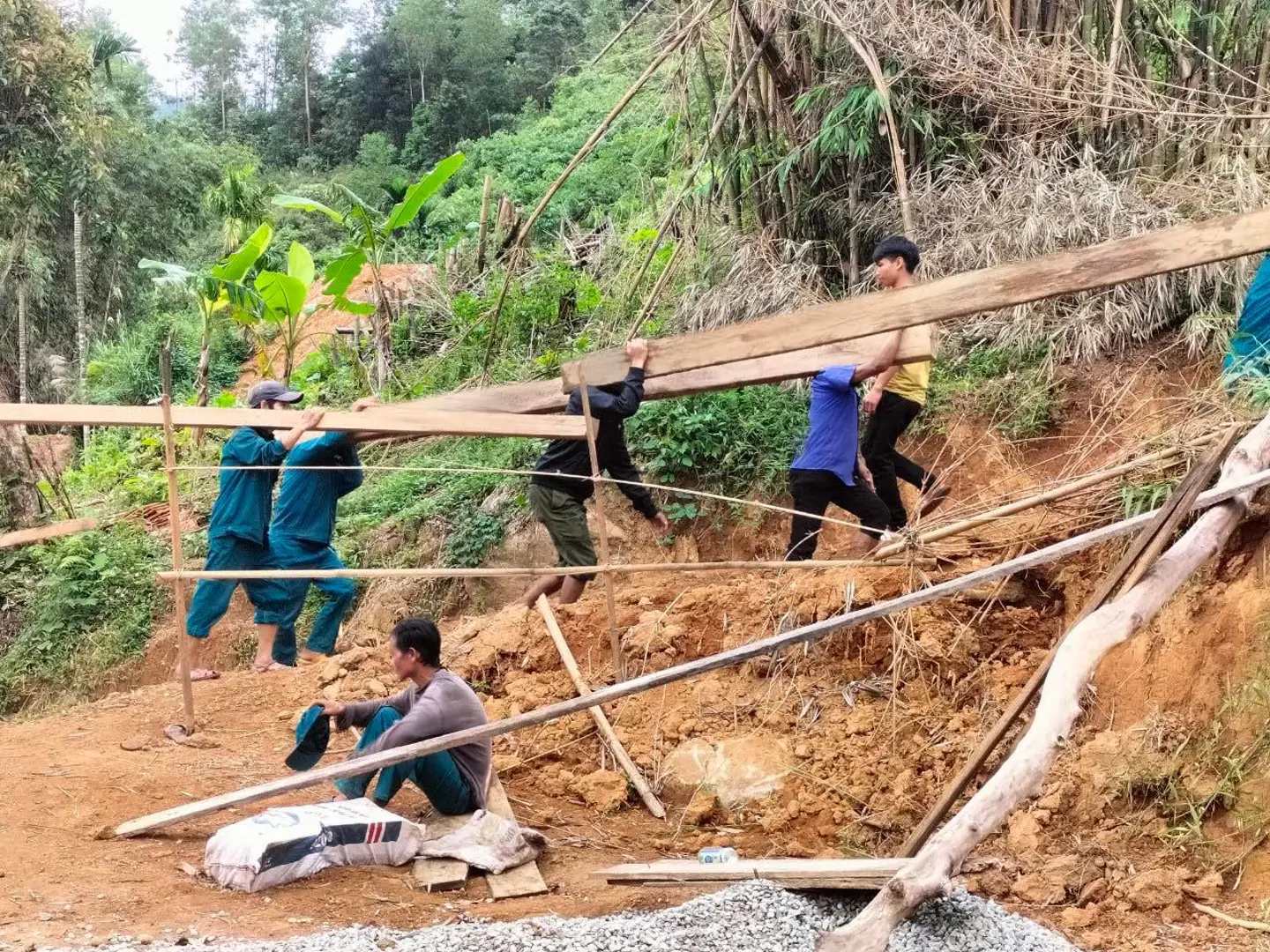 Quảng Ngãi: Cuộc di dân chưa có tiền lệ ở làng “trời đánh”