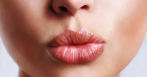 Nguyên liệu dưỡng môi khô hiệu quả trong mùa đông