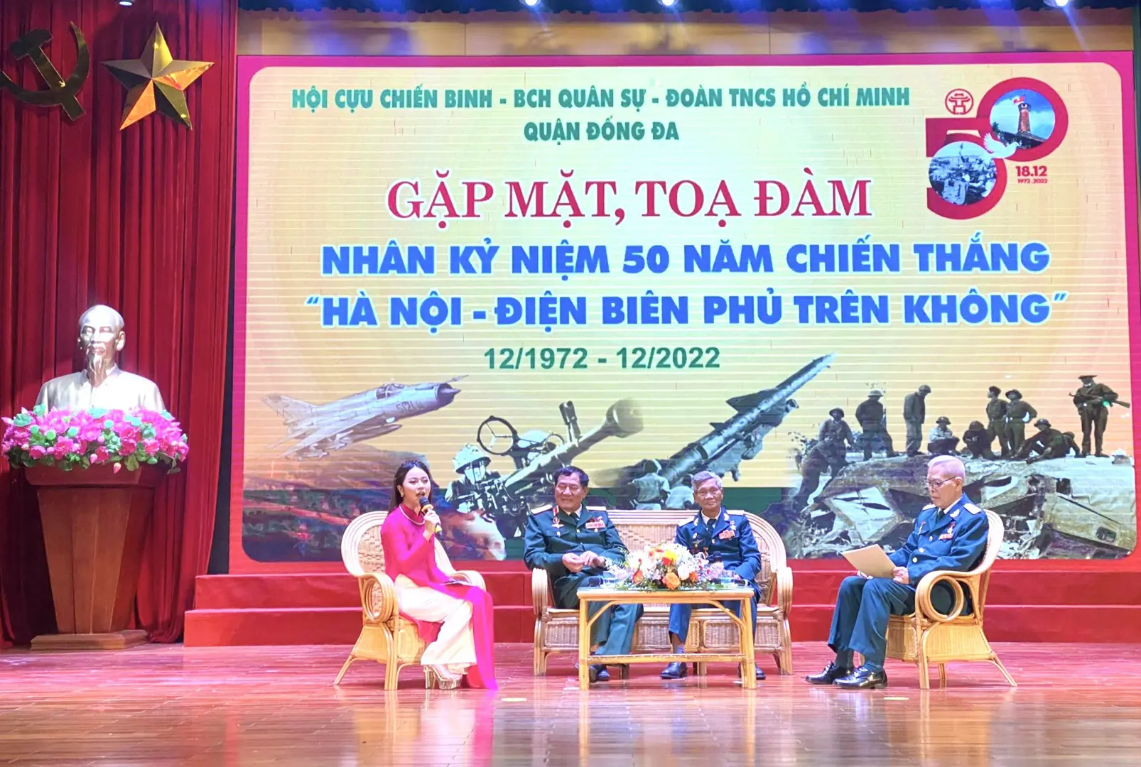 Quang cảnh buổi gặp mặt, giao lưu, tọa đàm.