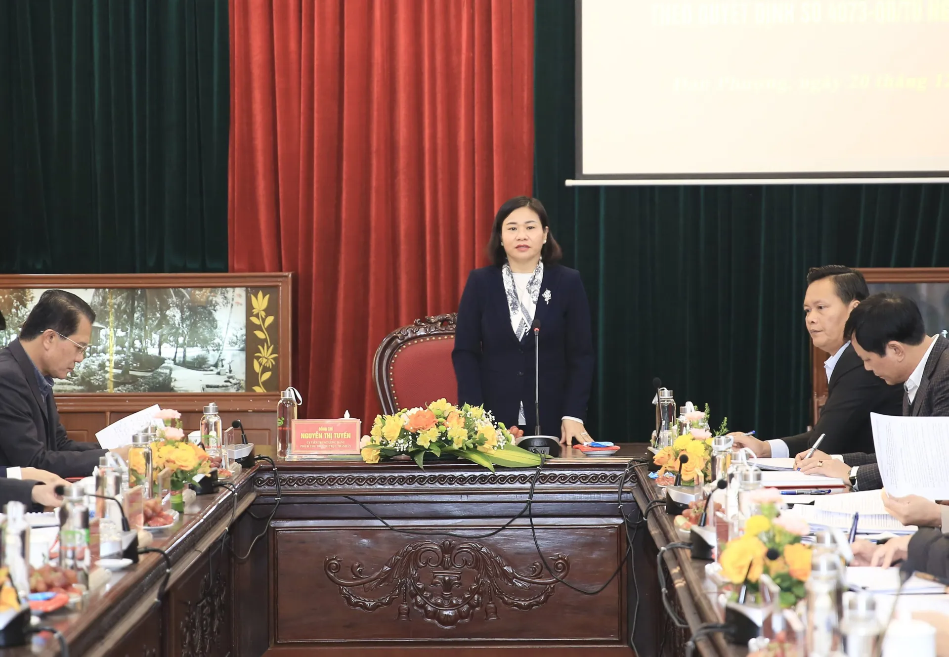 Phó Bí thư Thường trực Thành ủy Nguyễn Thị Tuyến phát biểu tại hội nghị. Ảnh: Công Hùng