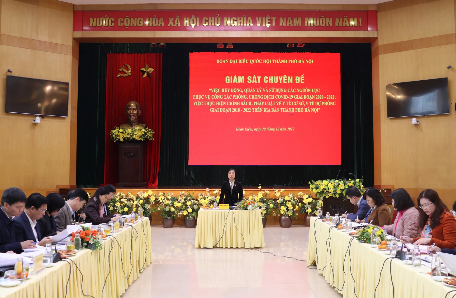 Phó trưởng đoàn chuyên trách Đoàn đại biểu Quốc hội TP Hà Nội Phạm Thị Thanh Mai phát biểu tại buổi làm việc. Ảnh: An Thịnh