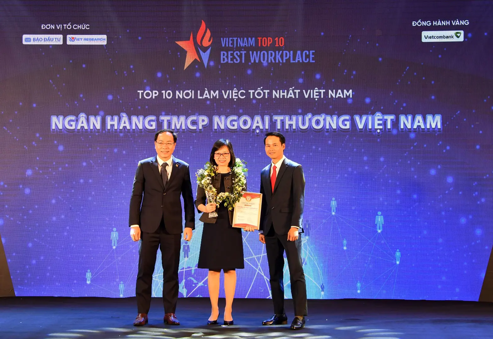 Vietcombank được vinh danh Top 10 nơi làm việc tốt nhất Việt Nam 2022 