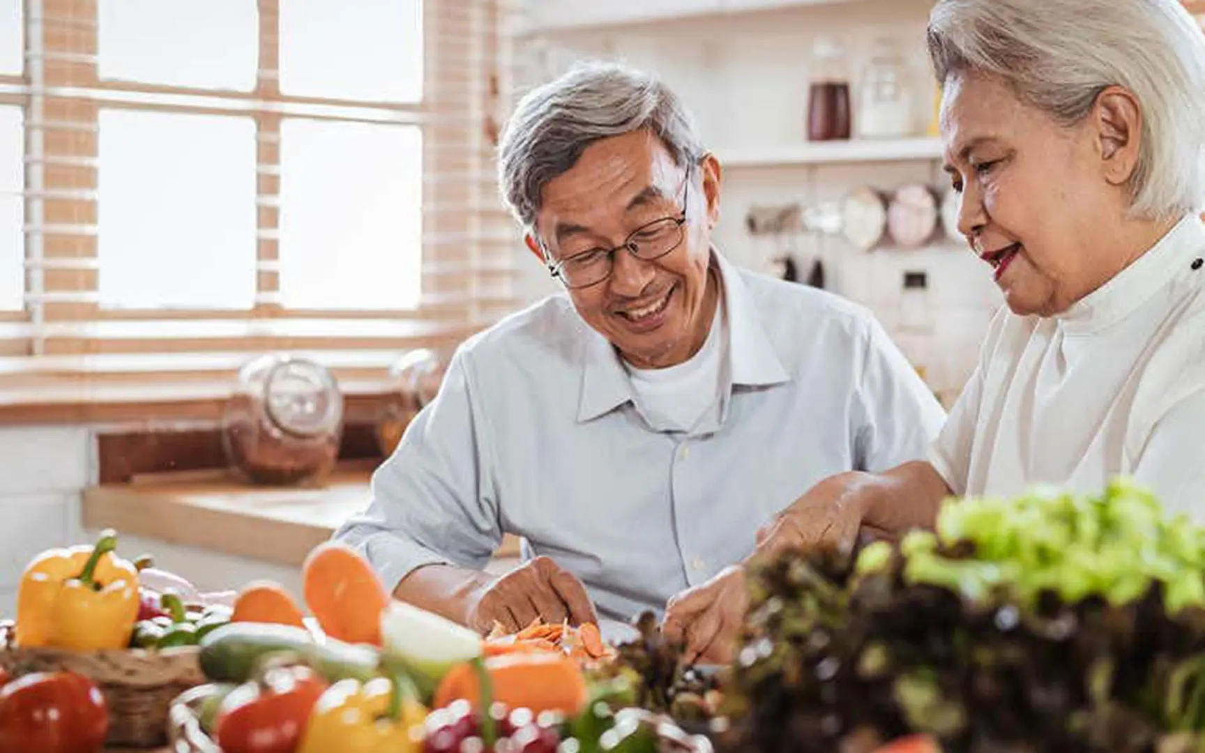 Ăn uống lành mạnh cho người lớn tuổi