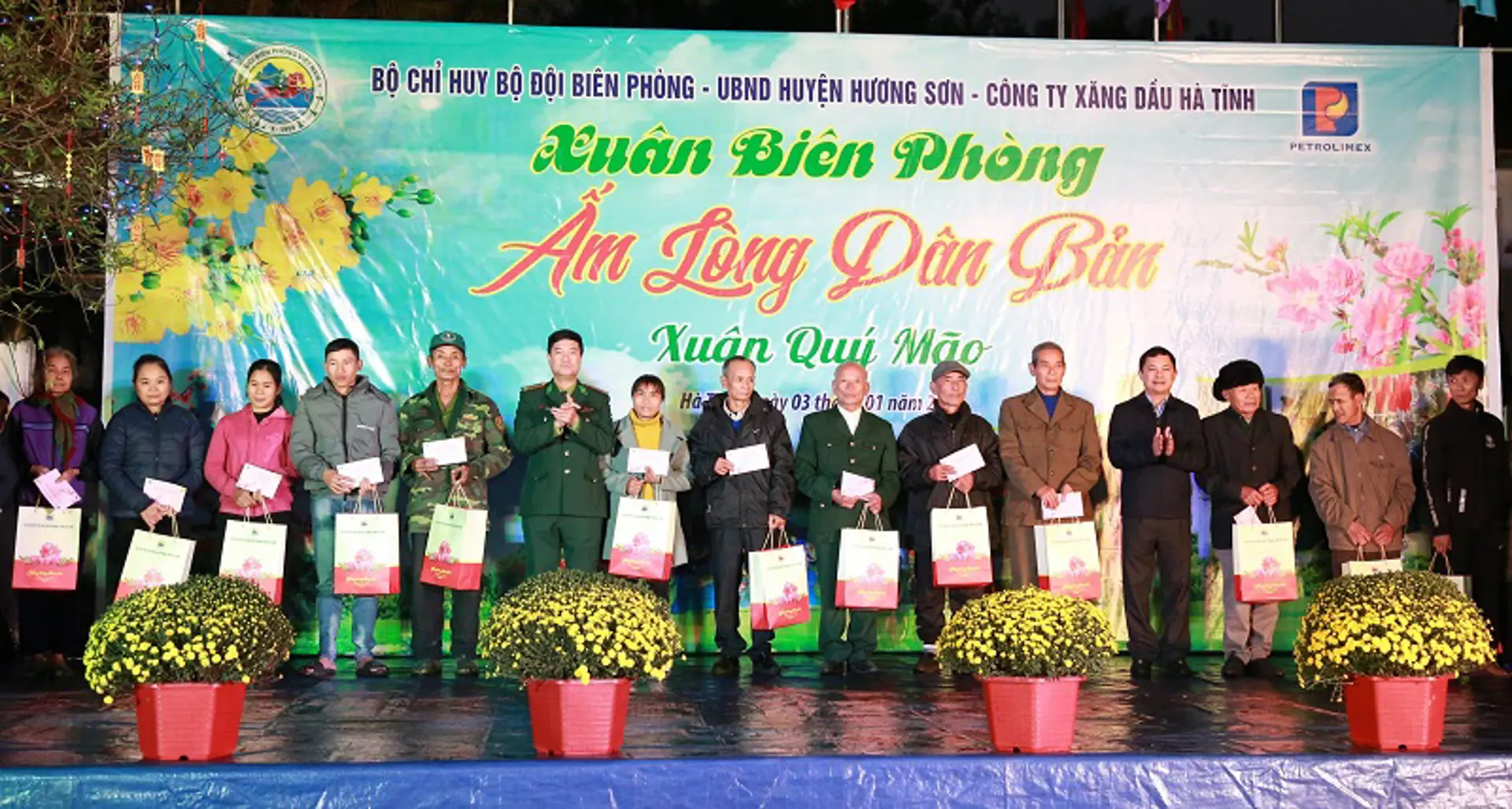 Hà  Tĩnh: Ấm áp chương trình “Xuân Biên phòng ấm lòng dân bản”