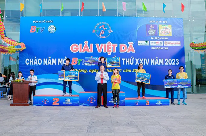 Hấp dẫn không khí tranh tài giải Việt dã chào năm mới BTV - Number 1