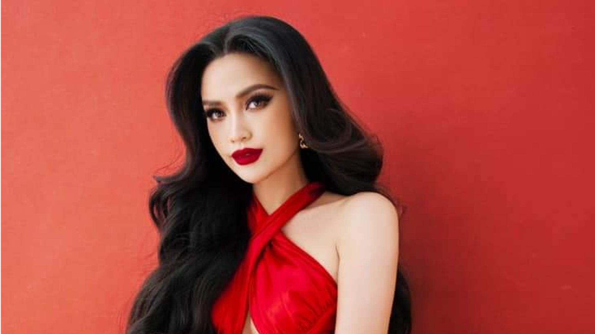 Hoa hậu Ngọc Châu tung ảnh siêu gợi cảm trước thềm bán kết Miss Universe 2022