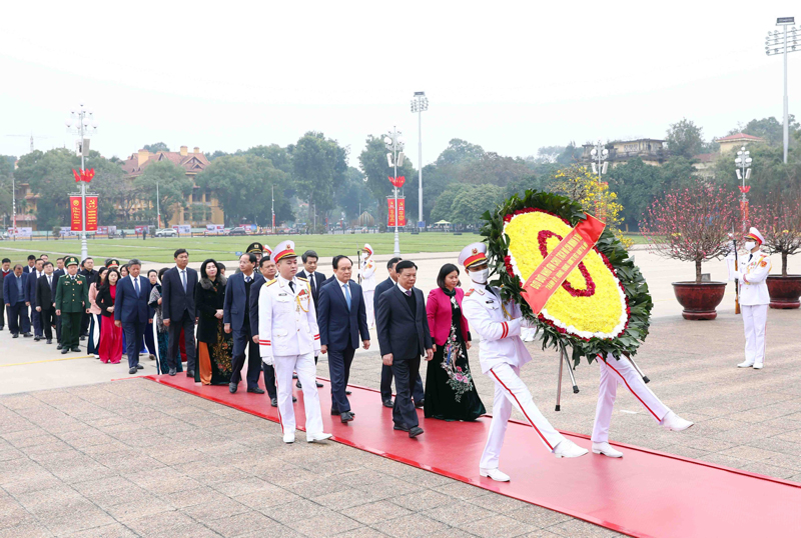 Lãnh đạo TP Hà Nội viếng Chủ tịch Hồ Chí Minh, các Anh hùng liệt sỹ