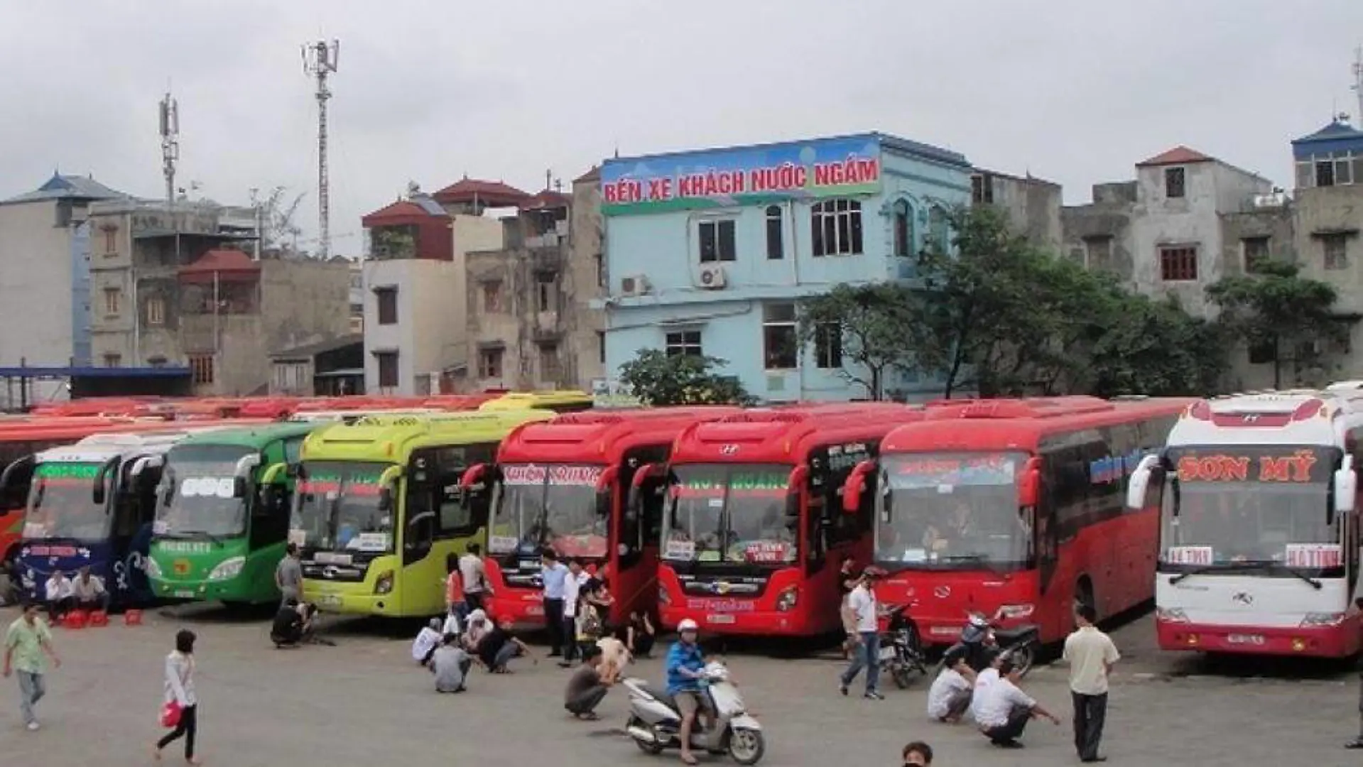 Sản lượng xe khách tăng kỷ lục trong cao điểm Tết