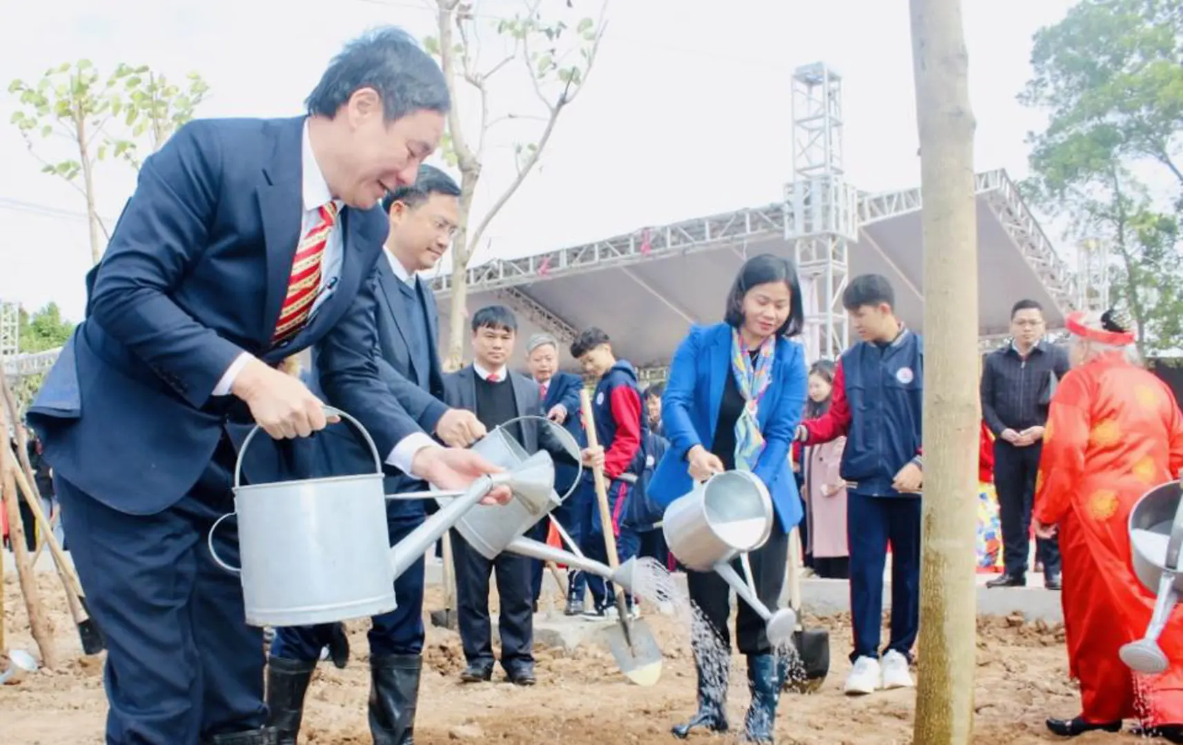 Huyện Thanh Trì phát động Tết trồng cây Xuân Quý Mão 2023