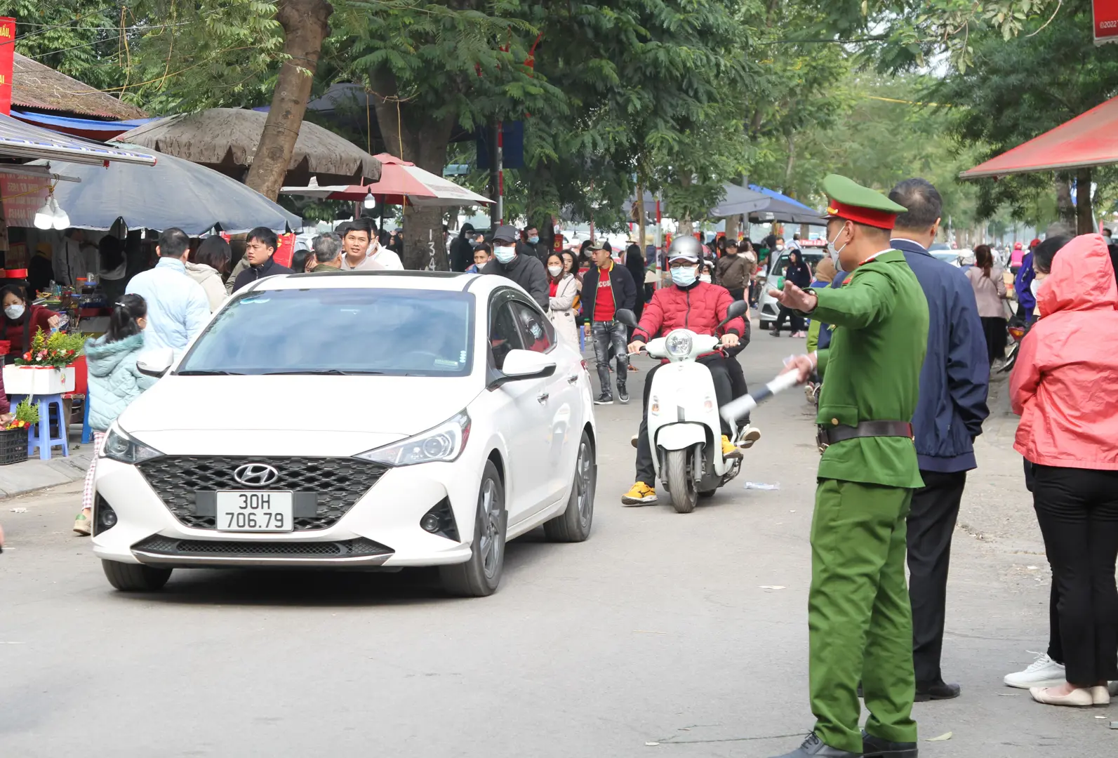 Quận Tây Hồ yêu cầu khắc phục tồn tại ở các lễ hội Xuân