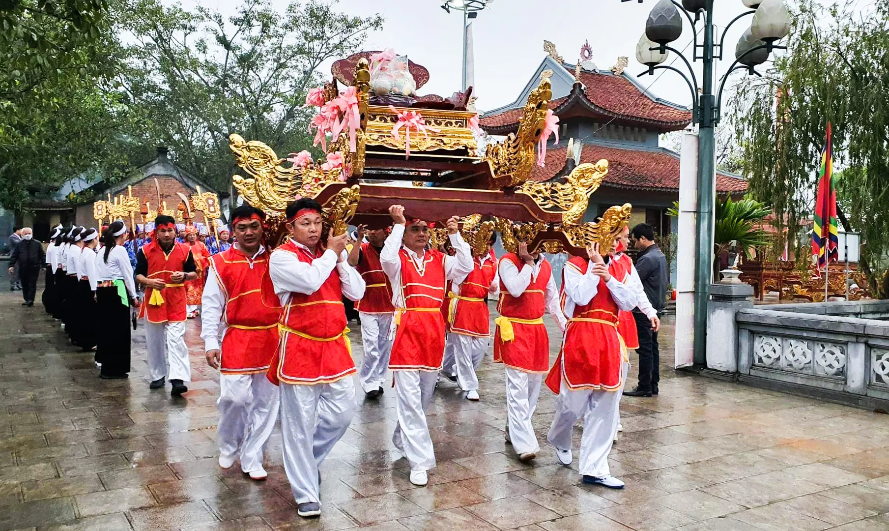 Phó Bí thư thường trực Thành ủy Hà Nội dự Khai hội Tản Viên Sơn Thánh