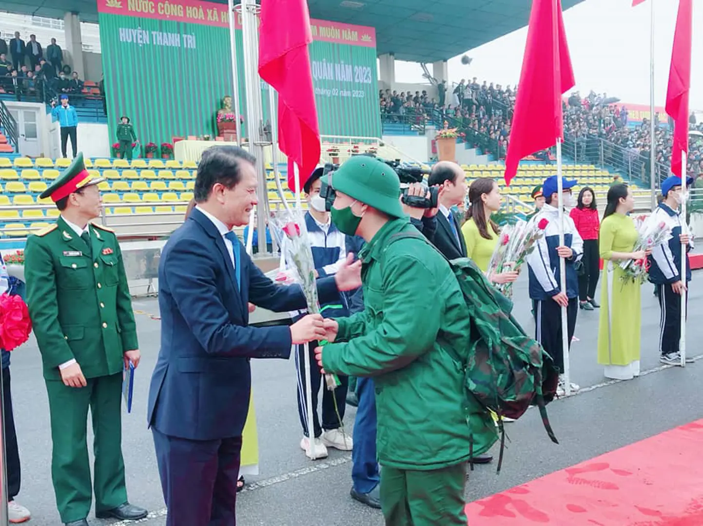 Huyện Thanh Trì tiễn 175 tân binh lên đường nhập ngũ