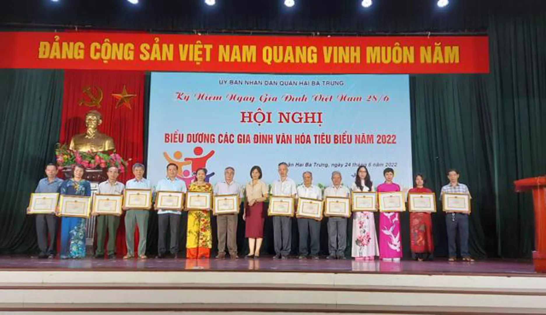 Quận Hai Bà Trưng: Đưa tiêu chí “Không hút thuốc” vào xét Gia đình văn hóa