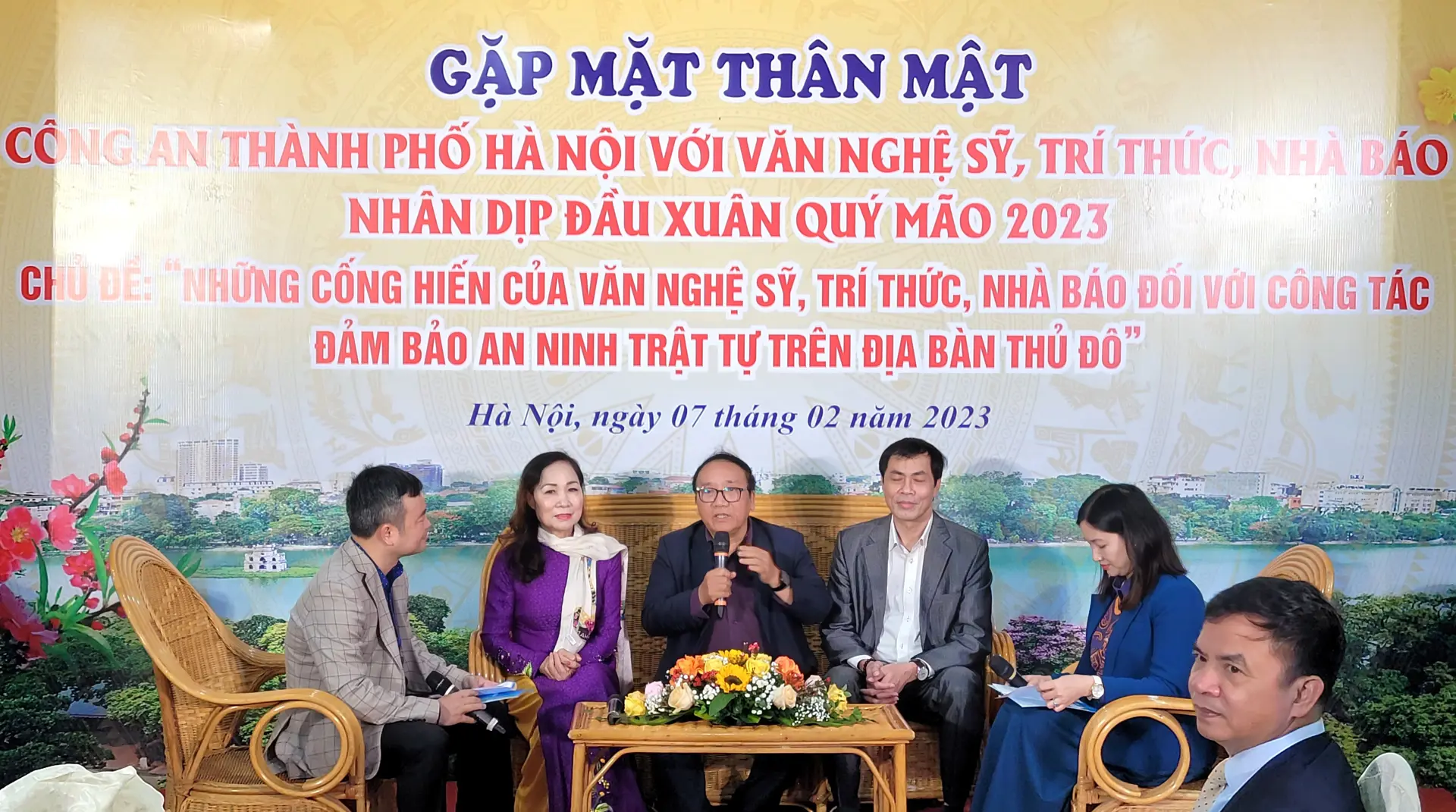 Văn nghệ sĩ, trí thức đóng góp việc giữ vững an ninh trật tự Thủ đô