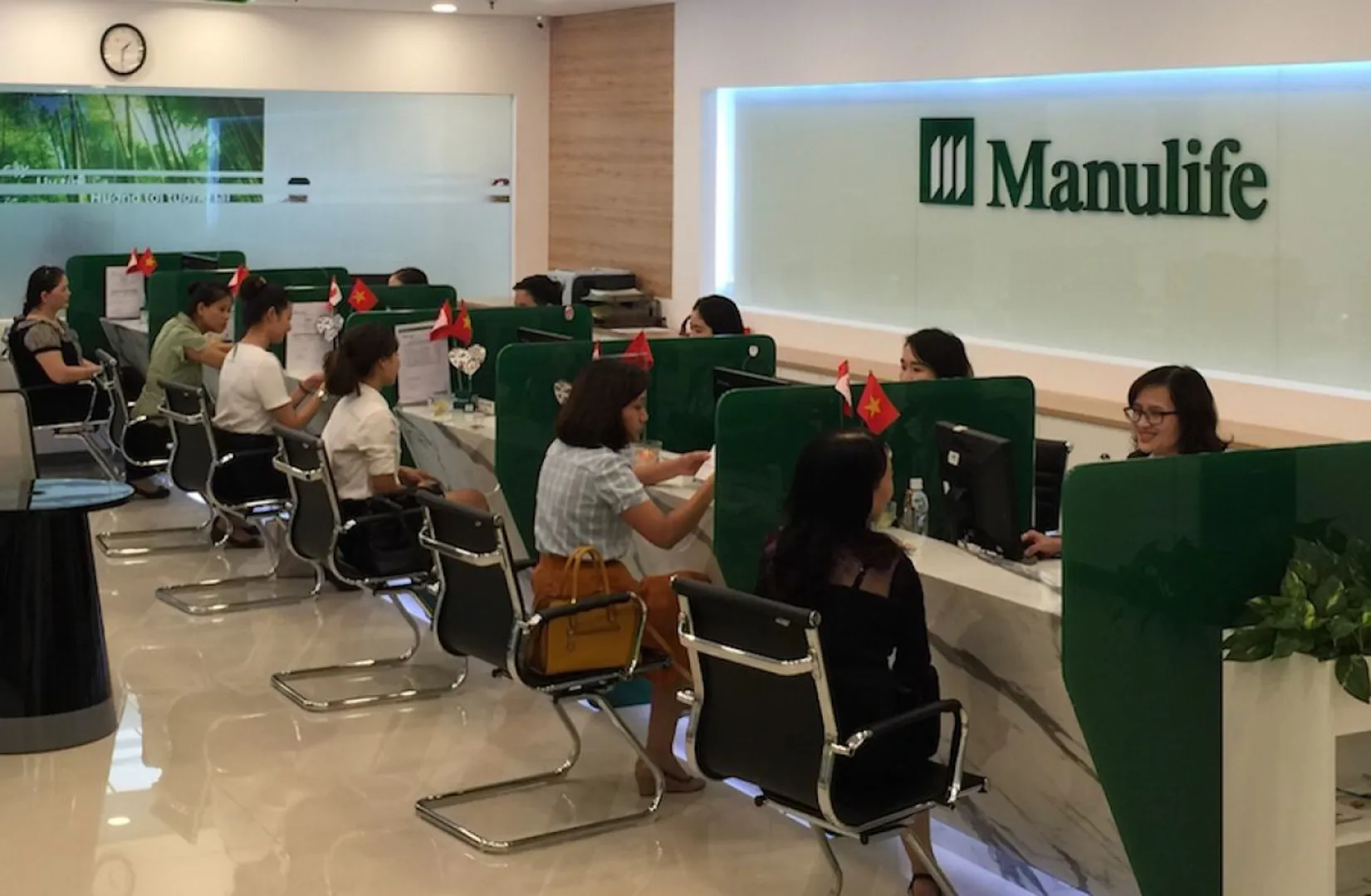 Bảo hiểm Manulife bị tố cùng ngân hàng “có hành vi lừa đảo khách hàng"