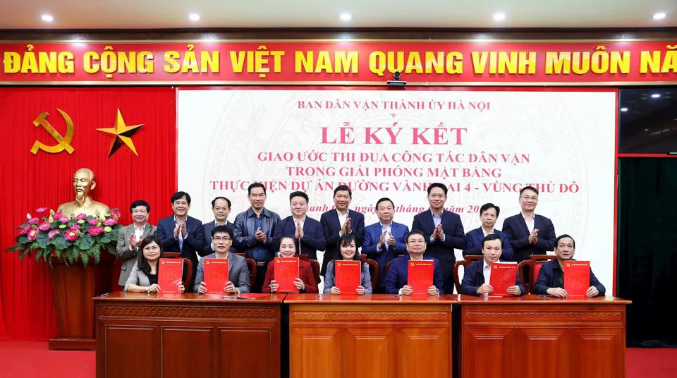 Ban Dân vận 7 quận, huyện có dự án đường Vành đai 4 đi qua ký giao ước thi đua thực hiện công tác dân vận trong GPMB Dự án đường Vành đai 4 - Vùng Thủ