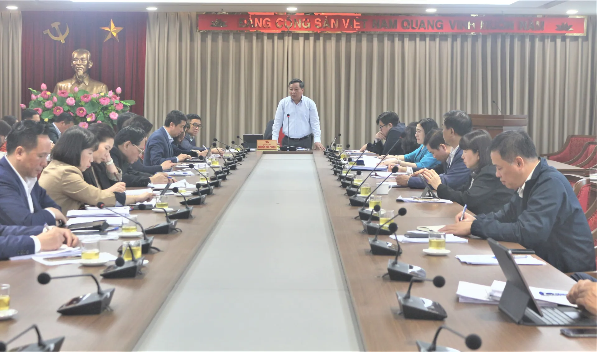 Phó Bí thư Thành ủy Nguyễn Văn Phong phát biểu tại hội nghị. Ảnh: Trần Long