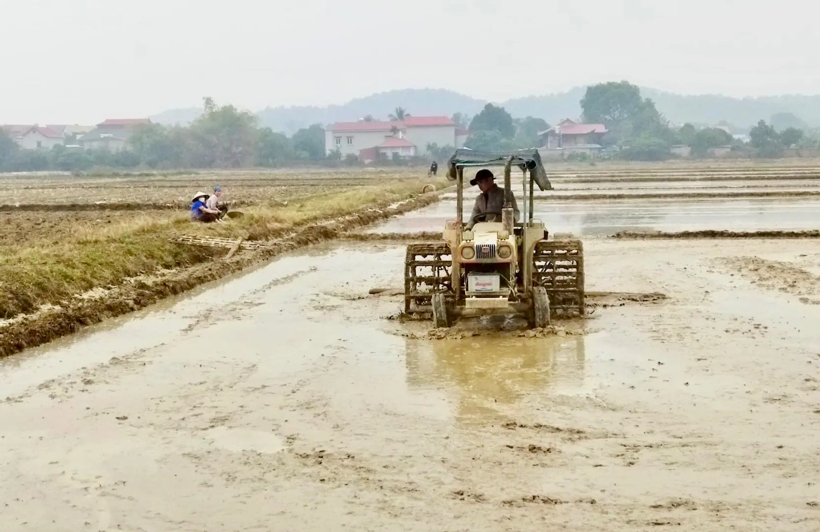 Hà Nội chưa lấy đủ nước vụ Xuân, Bộ NN&PTNT đề nghị khẩn EVN