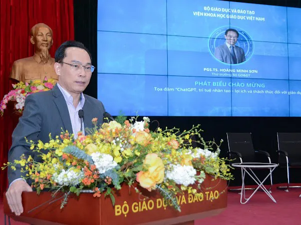 hơn 20 triệu học sinh, 1,5 triệu nhà giáo, các nhà quản lý giáo dục hãy dùng, cảm nhận, trải nghiệm để hiểu hơn rồi cùng thảo luận, làm rõ hơn lợi ích mà ChatGPT mang lại